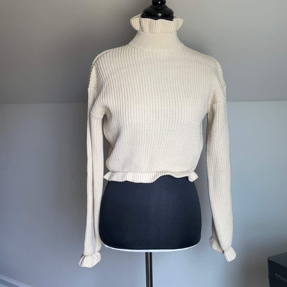 Vestique Cream Turtle Neck